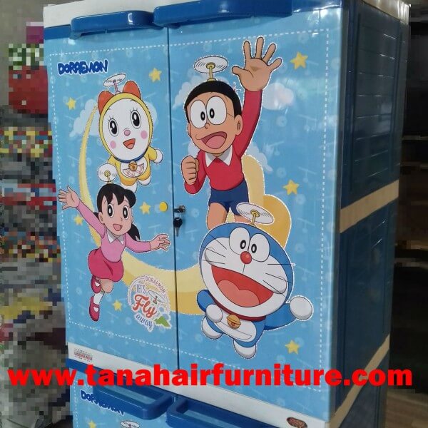  Lemari  Plastik  Naiba Doraemon  tampak dekat bagian atas